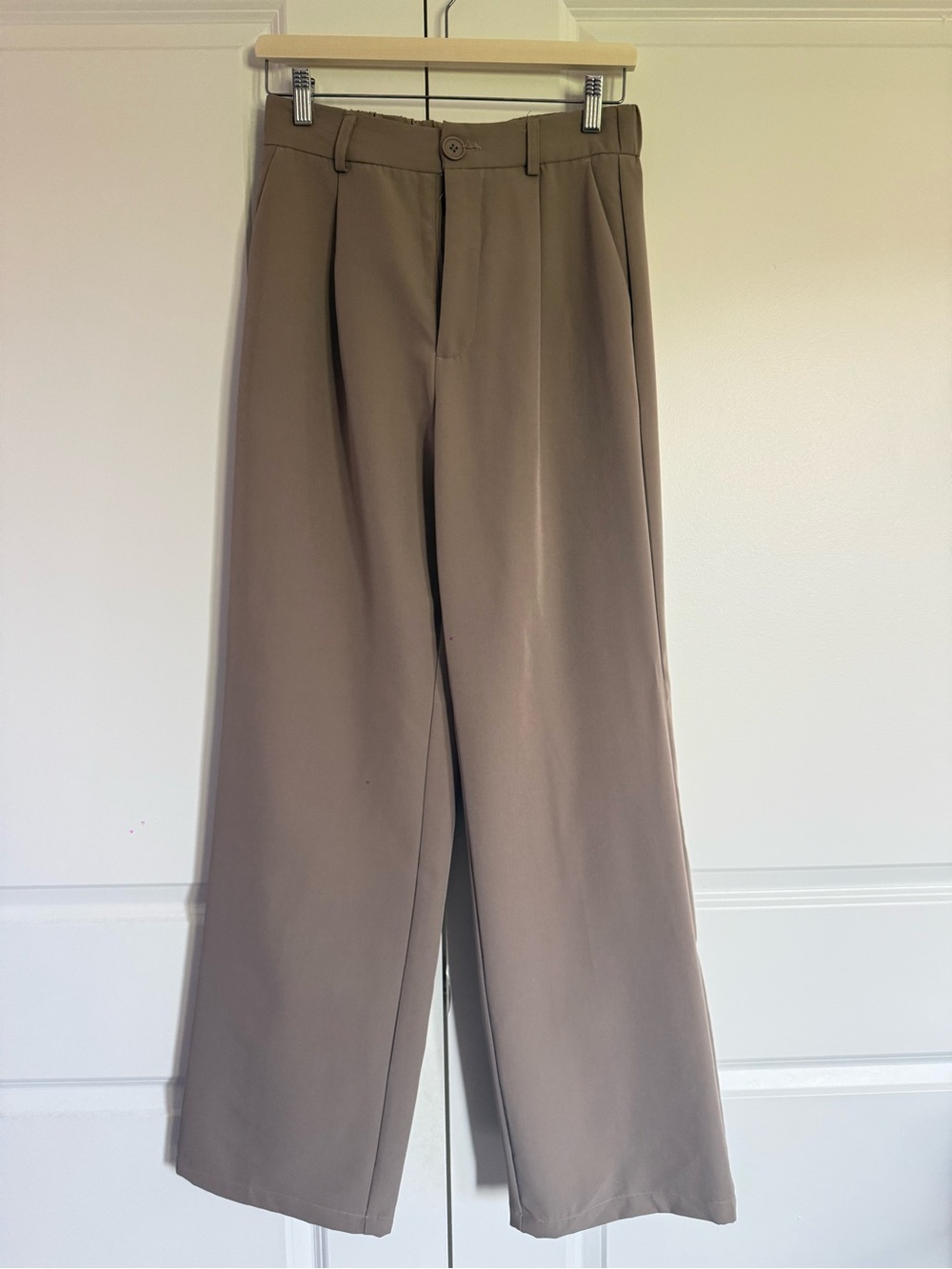 Urban Heritage Wide-Leg Dress Pants in Taupe